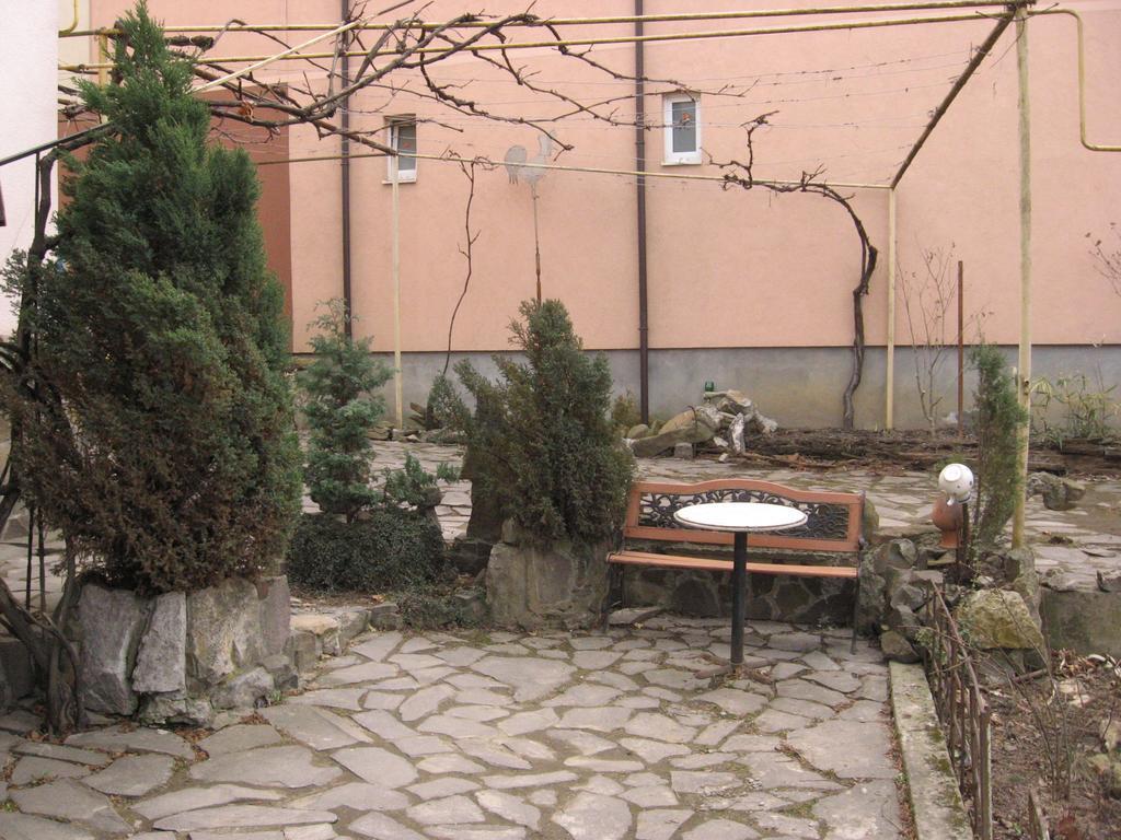 Hotel Vilni Kimnaty Mukaczewo Zewnętrze zdjęcie